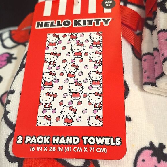 Hello Kitty Logo Strawberries Oversized Bath Towel Set - Picture 8 of 9
